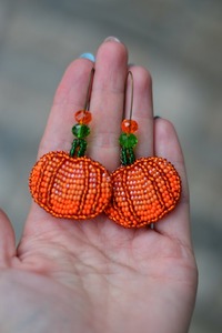 Boucles d'oreilles classiques en perles de tennis et de baseball pour femmes, pour les jours de match, sport, broderie en perles, pendentif, bijoux Etsy, accessoire pour les fans de sport - Product Image 2