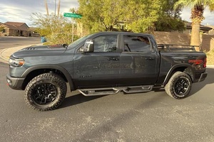 LISTO PARA ENVIAR RHD/LHD 2025 RA-M 1500 REBEL X CREW CAB 4X4 TWIN-TURBO 6-CILINDROS - Product Image 4