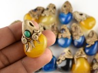 Mélange naturel d'onyx Tumble Pierre précieuse La belle au bois dormant Couleur Argile polymère Pendentif Pierre précieuse en vrac Designer Bijoux anciens faits à la main