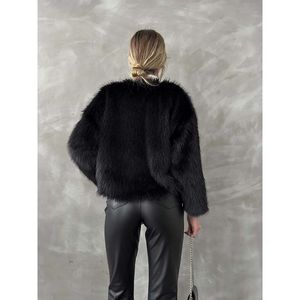Chaqueta de Piel Sintética Negra para Mujer Topshow, Abrigos al por Mayor - Product Image 1