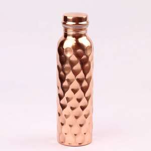 Meilleure vente bouteille en cuivre ayurvédique haute qualité diamant coupe conception bouteille martelée pour une vie saine avantages pour la santé métal - Product Image 5