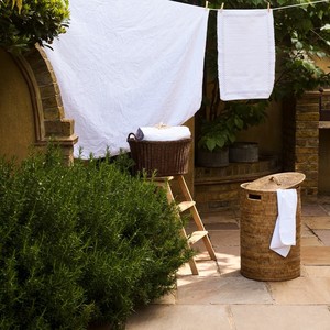 TienPhong, venta al por mayor, papelera redonda de ratán Ama, cesto de almacenamiento de ropa natural tejido a mano para baño y dormitorio - Product Image 4