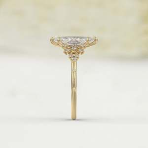 Anillo de compromiso con acentos solitarios de oro sólido de 14K original, Diamante de moissanita cortado Marquesa, regalo de fiesta de aniversario de boda para ella - Product Image 5