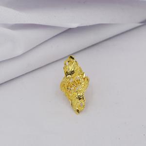 Anillo de Dedo de Diseño Antiguo Chapado en Oro para Mujer, Anillo de Aleación Étnico y Nupcial, Anillo de Dedo Tradicional de Fiesta - Product Image 1