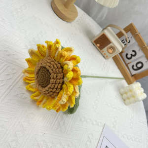 Muñeca de Girasol de Ganchillo Hecha a Mano de Doble Capa para Halloween y Navidad - Perfecta para Regalos Navideños - Product Image 2