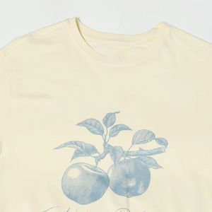 เสื้อยืดคอวีแขนสั้นทรงปกติ ผ้าคอตตอนถัก 100% คุณภาพสูง ลายพิมพ์  ไซส์ใหญ่ สำหรับผู้ชาย ขายส่ง แต่งขอบตัดสี - Product Image 2