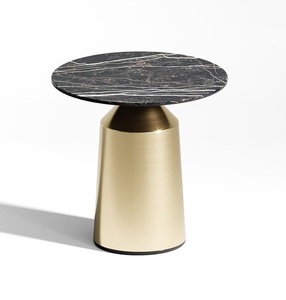 Support à gâteau en résine durable avec base antidérapante, facile à nettoyer, parfait pour les pâtisseries haut de gamme ou les desserts professionnels. - Product Image 4