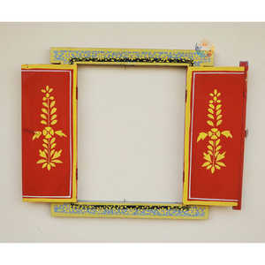 Artículo decorativo para colgar en la pared con marco de ventana de madera pintado a mano - Product Image 2