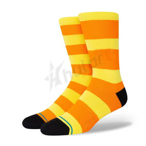 Chaussettes de sport polyvalentes et décontractées Chaussettes tricotées en pur coton Chaussettes avec logo personnalisé - Product Image 5