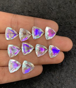Quartz arc-en-ciel pierre précieuse Quartz arc-en-ciel naturel coupe à facettes trillion forme pierre précieuse 12 MM 10 pièces de haute qualité en gros - Product Image 1