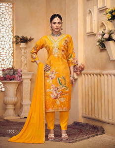 Ensemble Kurti imprimé Jacquard en soie pure Tissu Schimmer Adultes Vêtements indiens et pakistanais Conception de position numérique pour les fêtes - Product Image 3