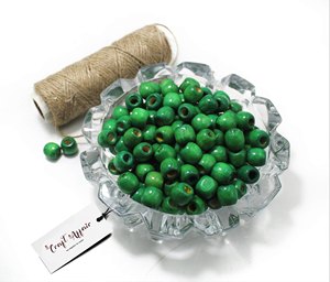 Perles rondes en bois vert de 6 mm, forme personnalisée et perles en bois colorées, façonnées et dimensionnées à la main, produit artisanal indien - Product Image 2