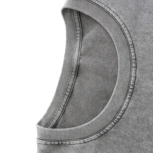 Ensemble T-shirt et short en polyester bleu pour homme, grande taille, col en V, décontracté, respirant, motif uni, personnalisable OEM - Product Image 3