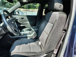 Tissu Chevrolet Traverse LT 2023 D'UTILISATION EN BON ÉTAT - Product Image 3