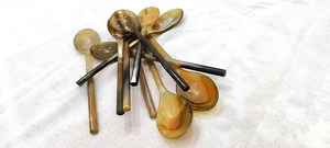 ช้อนทำมือจากเขาควายคุณภาพดี เป็นมิตรกับสิ่งแวดล้อม ขัดเงา สีธรรมชาติ สำหรับใช้ในบ้าน สไตล์โมเดิร์น ใช้เป็นช้อนกาแฟ หรือของตกแต่ง - Product Image 4