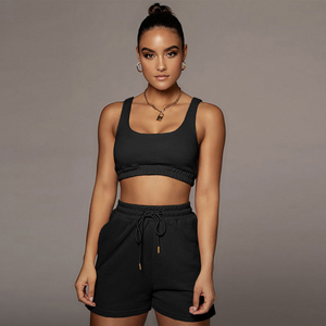 ชุดออกกำลังกายผู้หญิงแบบสองชิ้นสำหรับฤดูร้อน เนื้อผ้าระบายอากาศ เสื้อครอปท็อปและกางเกงขาสั้นเข้าชุด สำหรับออกกำลังกาย ฟิตเนส แอคทีฟแวร์ พร้อมโลโก้ - Product Image 3