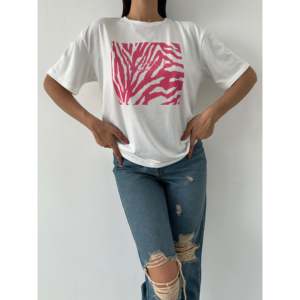 Camiseta Básica Estampada 100% Algodón, Tejido Jersey Transpirable - Product Image 4