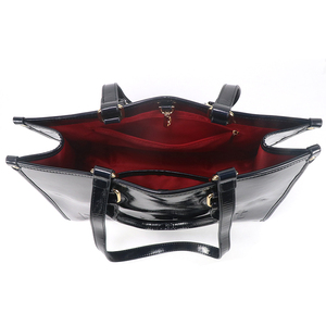 Bolsos de Mano Personalizados de Cuero PU para Mujer con Nuevo Logotipo en Relieve, Cierre de Botón, Decoración de Pompón y Detalles de Cadena - Product Image 6