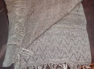 Étole d'ortie tricotée à la main longue écharpe/châle d'été pour adultes pour porter ou offrir un cadeau Design traditionnel - Product Image 4