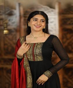 NOUVEL ARRIVÉ VICHITRA SOIE JACQUARD DENTELLE TRAVAIL ANARKALI TOP AVEC DUPATTA DAILY WEAR PRIX DE GROS VÊTEMENT ETHNIQUE NOIR - Product Image 2