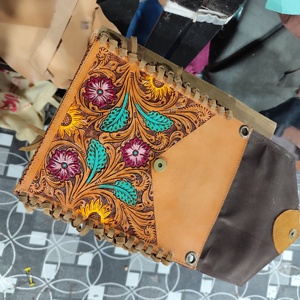 Bolso Bandolera de Cuero Genuino Estilo Bohemio Occidental, Nuevo Bolso de Cuero Repujado con Borla y Cremallera de Flores, Portátil para Otoño - Product Image 3