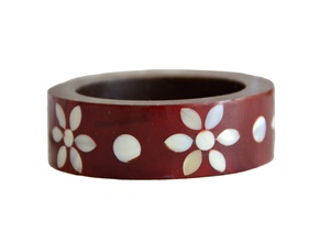 กำไลข้อมือไม้ลายดอกไม้ ดีไซน์เก๋ ทำมือ ประดับตกแต่งสวยงาม ทันสมัย เหมาะสำหรับทุกเพศ น่ารัก ใช้ในงานแต่งงาน งานปาร์ตี้ สำหรับผู้หญิง - Product Image 3