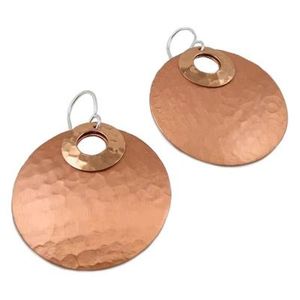 Boucles d'oreilles en cuivre faites à la main pour femmes bijoux Boho légers avec finition rustique boucles d'oreilles pendantes en métal naturel pour un usage quotidien - Product Image 4