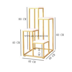 Support de Harlow en Métal Couleur Or Vintage Designer de Luxe à 4 Niveaux Jardinières de Fleurs Décoration de la Maison Support de Harlow Moderne à Vendre - Product Image 1