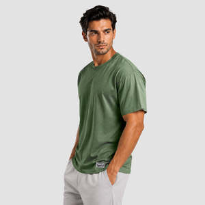 Camiseta Essential Flow en Verde Sólido Elegante, 100% Algodón Jersey 280g, Teñido Liso, Ligera, Transpirable, Diseño Comprimido con Logotipo - Product Image 3