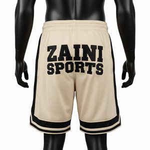 Pantalones cortos de baloncesto para hombre de malla de poliéster transpirable GSM premium, color crema beige con paneles laterales negros y logotipo personalizado con serigrafía. - Product Image 2