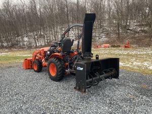 Tracteur Kubota B2601 avec chargeur arrière et chargeur frontal, tracteur à conducteur marchant avec composants de moteur et d'engrenage essentiels – Achetez maintenant - Product Image 4