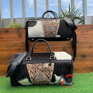 OEM Logo personnalisé 2 pièces motif à carreaux en cuir de vachette usiné sac de voyage combiné ensemble en cuir véritable molletonné pour unisexe - Product Image 1