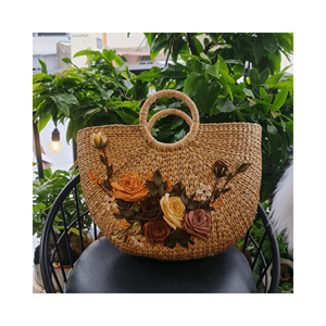 Sac multicolore en jacinthe d'eau fait main de créateur-Sacs personnalisés sacs à main pour femmes Sac durable en jacinthe d'eau - Product Image 5