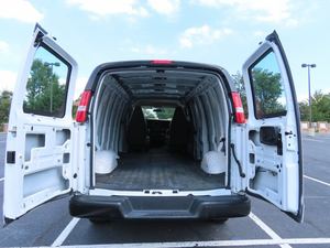 Gran Oferta: Chevrolet Express Cargo 2500 Extended 2022, Impecable, Listo para Enviar - Product Image 6