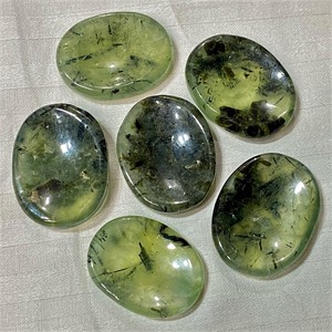 Precio al por mayor Prehnite Thumb Worry Stone Cristal tallado natural Worry Stone Ágata Potente piedra preciosa curativa Worry Stone - Product Image 6