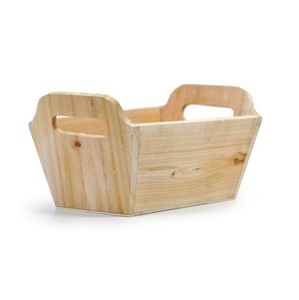 Panier de rangement en bois idéal pour organiser les essentiels de la chambre, les livres, les journaux et les petits objets décoratifs avec soin. - Product Image 1