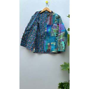 Veste en patchwork de soie bohème faite à la main, réversible, avec coque en cuir brodée, logo personnalisé, rembourrage en coton pour la saison d'automne - Product Image 4
