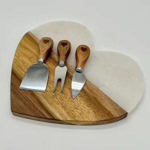 Planche à fromage en marbre de qualité supérieure faite à la main avec un motif de grain unique, parfaite pour la décoration des repas et le plateau de service au fromage - Product Image 4