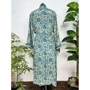 Kimono Bohème Chic pour Femme, Kimono de Luxe en Soie et Chiffon, Robe de Plage avec Motifs Paisley Bleus et Floraux - Product Image 5