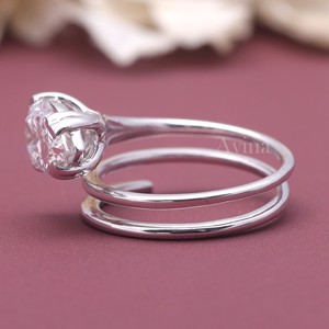 Bague de fiançailles et de mariage solitaire moderne de luxe en or massif 14 carats avec diamant de taille poire cultivé en laboratoire certifié IGI et serti en spirale - Product Image 3