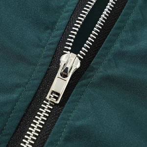 Veste coupe-vent personnalisée à capuche en nylon, anorak softshell imperméable et coupe-vent pour homme, idéale pour la course et les activités de plein air - Product Image 6