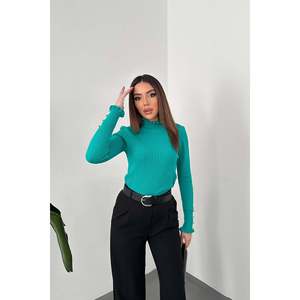Suéter de punto verde con cuello alto - Verde - Product Image 2