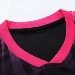 Uniforme de Fútbol Personalizado y Conjunto de Camiseta - Uniforme Deportivo Transpirable 100% Poliéster con Colores y Logotipos Personalizados - Product Image 4