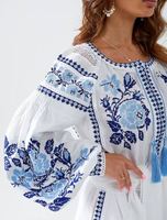 Nouvelle robe ukrainienne blanche à l'allure vintage en gros avec broderie rouge et pompon à manches longues Maxi meilleure robe