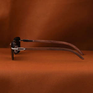 แว่นกันแดดทรง Goggle ดีไซน์หรูหรา สำหรับทุกเพศ ประดับเพชรโมอิสซาไนต์ สไตล์ทันสมัย สีดำ น้ำหนักเบา สวมใส่สบาย ป้องกันแสงสะท้อน - Product Image 4