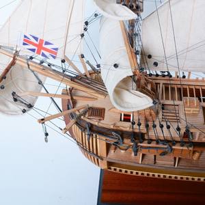 HMS Endeavour Open Hull L80 (Voiles cuvées) fabriqués à la main Produits en bois pour la décoration intérieure Articles cadeaux - Product Image 5