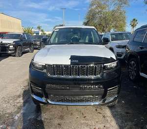 Grand Cherokee 2024 Usado de Calidad, Volante a la Derecha, Altitude 4x4, Motor 3.6L a Gasolina, 8 Velocidades, 5 Plazas, Sin Accidentes - Product Image 4
