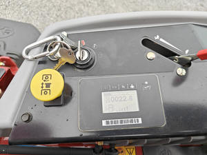 Cortadora de Césped Exmark LZS749AKC524A2 2023, Motor de Gasolina de 4 Tiempos con Batería, Grado DIY para Cortar Césped y Desbrozadora - Product Image 6