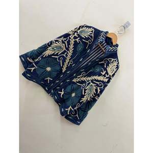 Chaqueta Blazer Reversible Gulbadan Midnight para Mujer, Bordada a Mano con Tela Suzani, Acolchada de Terciopelo, Estilo Bomber Corto, Otoñal, Elegante, Cuello Mao - Product Image 4