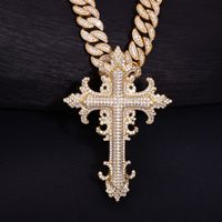 Vollbesetzte 5A Zirkon Kreuz-Charm-Halskette Vintage Statement-Anhänger für Herren mit schnellem Versand und individueller Verpackung